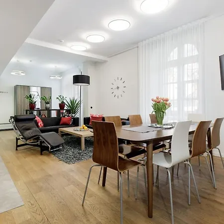 Apartment Center, 125 M2, 3 Bedroom Sea & Old Town View *