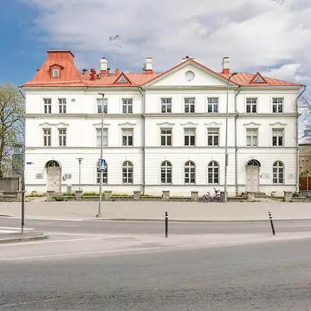 Center, 125 M2, 3 Bedroom Sea & Old Town View Apartment